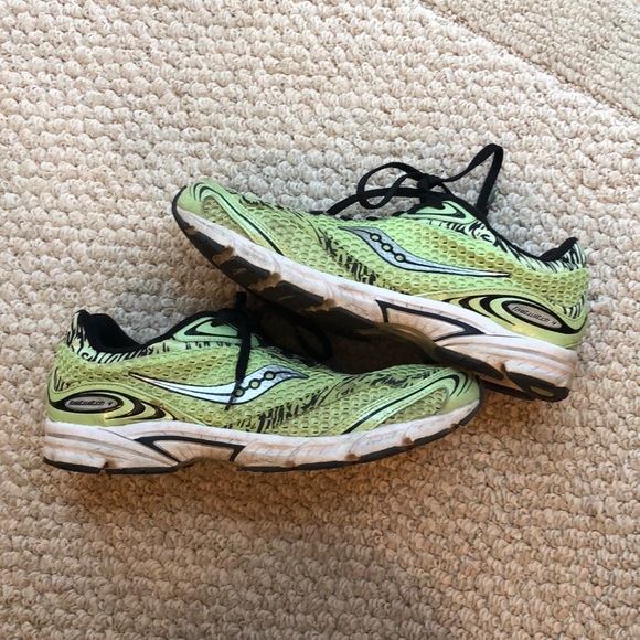 saucony racing flats